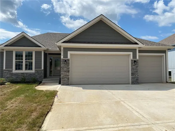 8615 NW 74th Ter, Kansas City, MO 64152
