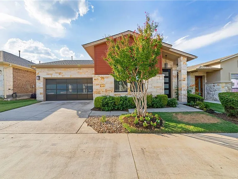309 W Jeffrey David Ln — Photo 1