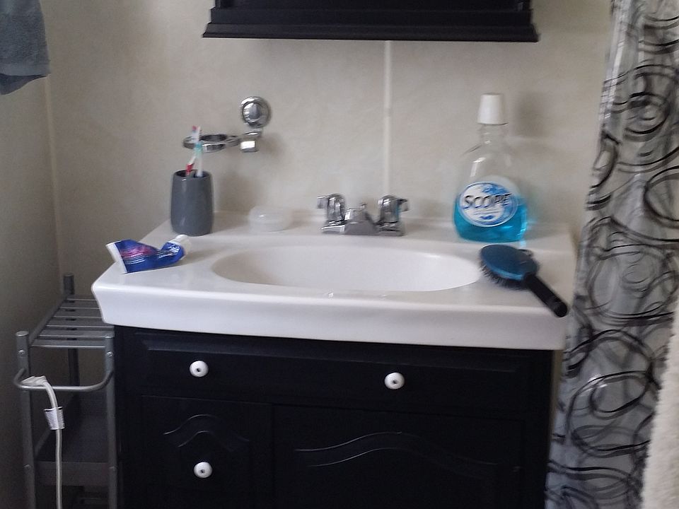 2nd flr bathroom