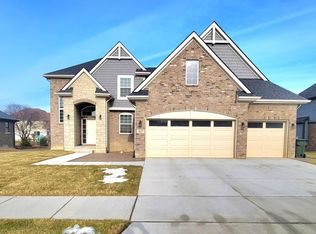 4137 Spring Meadows Dr, Sterling Heights, MI 48314
