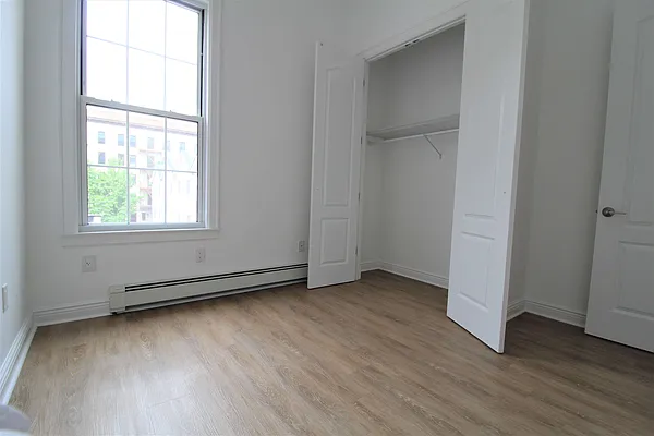 Rented by Bruma Realty LLC | media 9