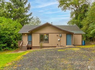 1372 Pacific Ave, Raymond, WA 98577