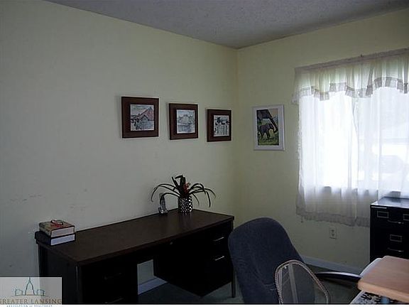 3rd image of 405 E East St
