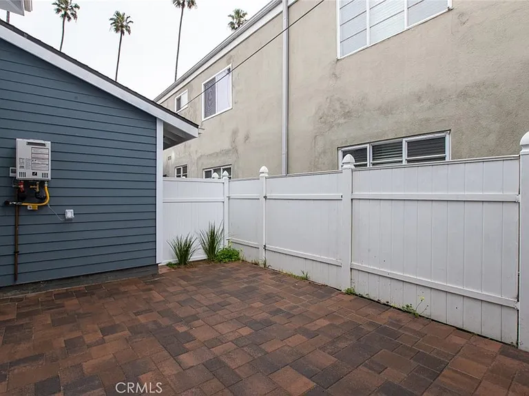 1909 Gardena Ave — Photo 13