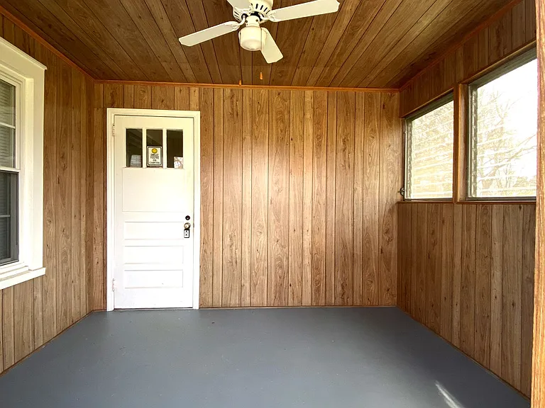 207 S Melville St — Photo 9