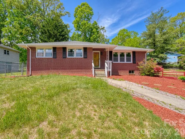 509 Brookside Camp Rd, Hendersonville, NC 28792
