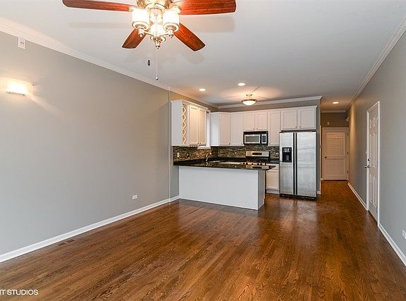 5th image of 1944 W Diversey Pkwy #2