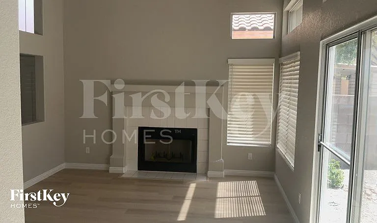 277 Fairbrook Dr — Photo 4