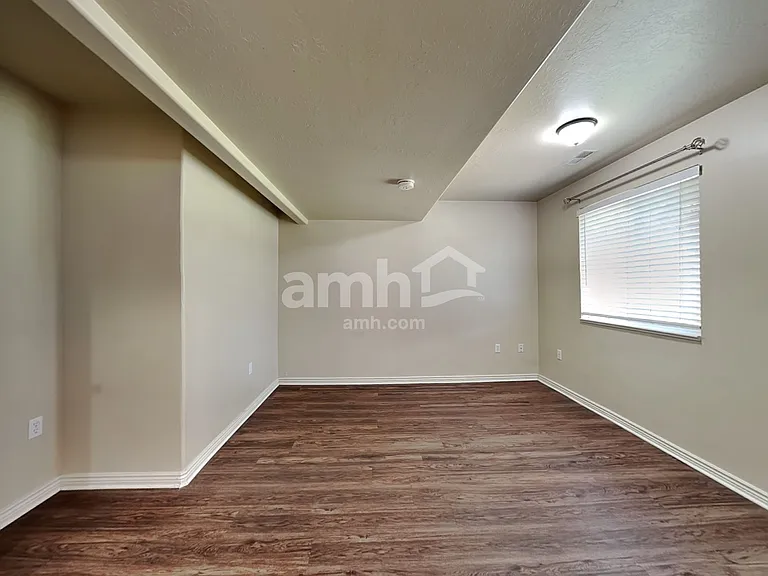 1625 E Bateman Way — Photo 8