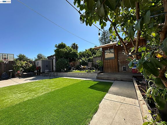 4th image of 29 Delta Dr