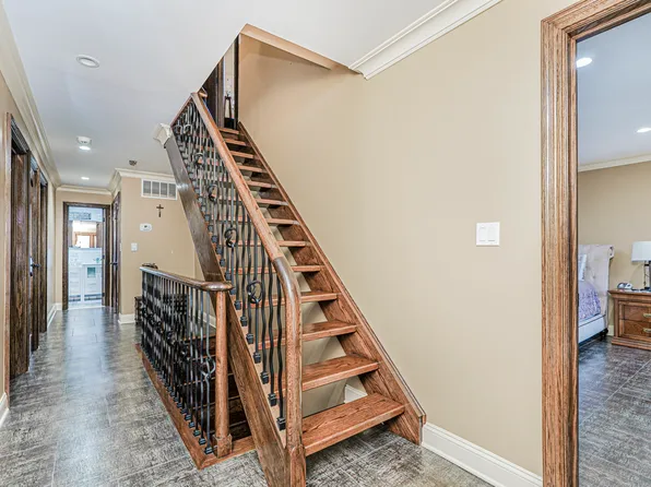 14 Walnut Place image 28 of 47