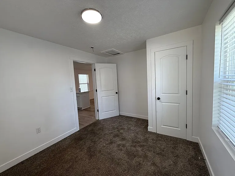 523 N Alton Ave — Photo 7