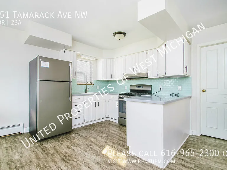951 Tamarack Ave NW — Photo 11