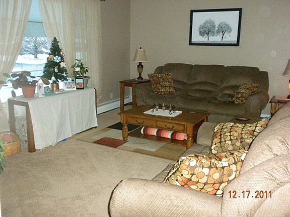 2nd image of 111 Crescent Ct
