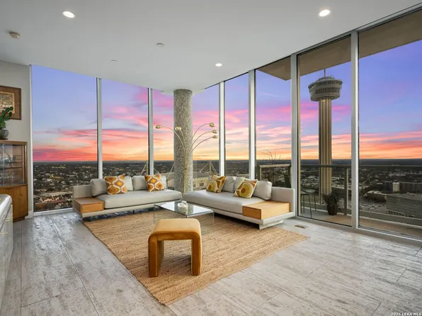 610 E Market UNIT 2807, San Antonio, TX 78205