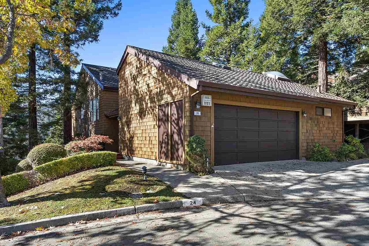 24 Watchwood Ct photo 1