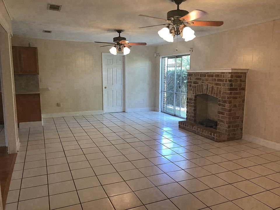 Open floor plan den. 