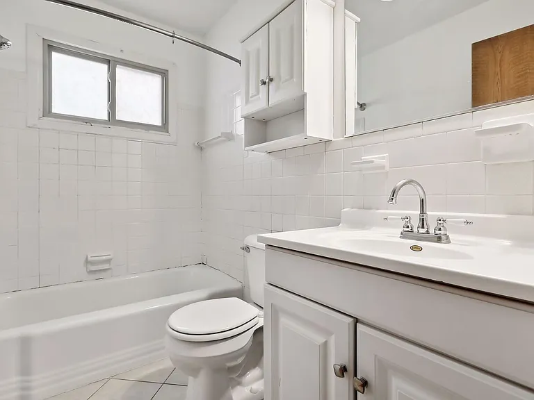 Unity View Apartments - 476 75th Ave NE — Photo 8