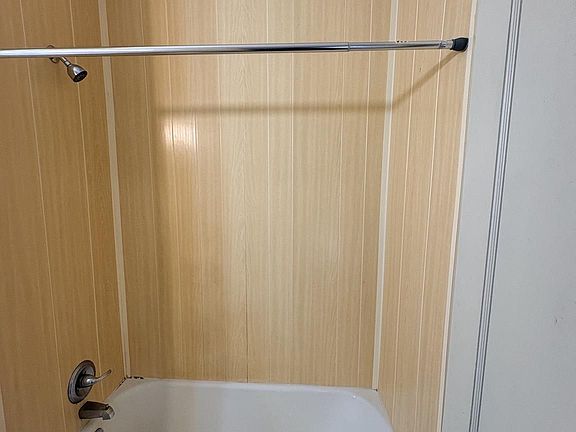 4th image of 1001 Chestnut St APT 7