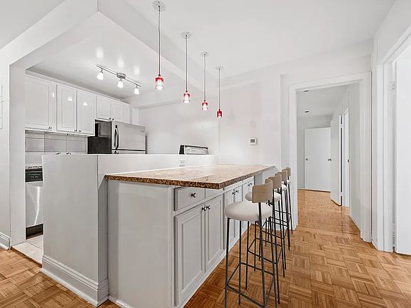3rd image of 257 Water St Unit 5D
