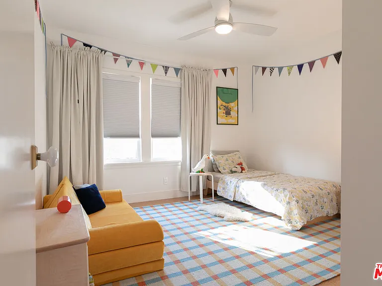5676 Hub St — Photo 35