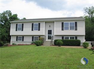 22 Stanmark Dr, Plainfield, CT 06374