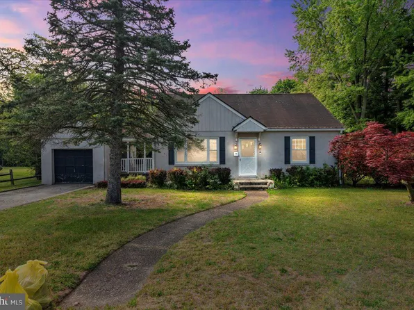 40 Fairfax Dr, Cinnaminson, NJ 08077