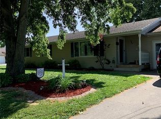 106 N Main St, Sainte Marie, IL 62459