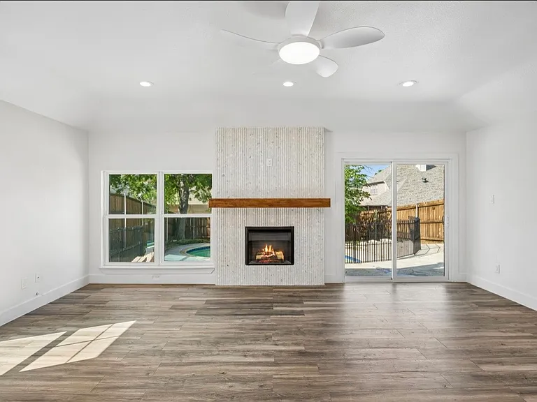 913 Filmore Dr — Photo 14