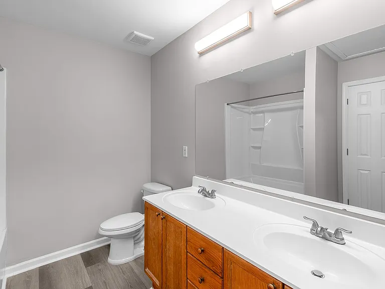 7819 Petrea Ln — Photo 24