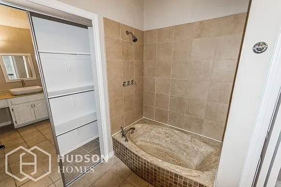 330 Bryant Ln — Photo 7