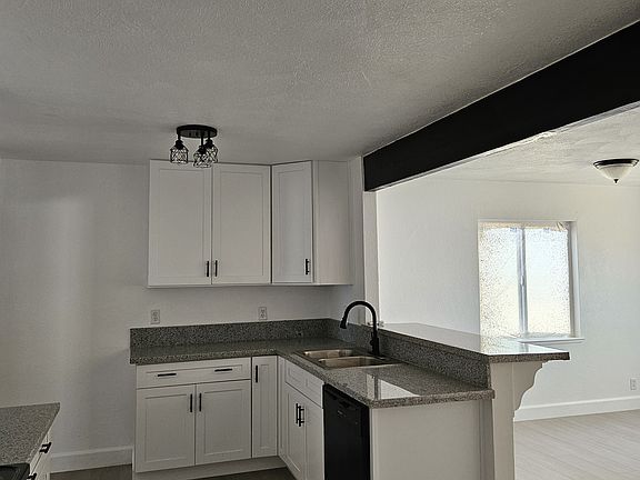 3rd image of 806 E Harding Rd