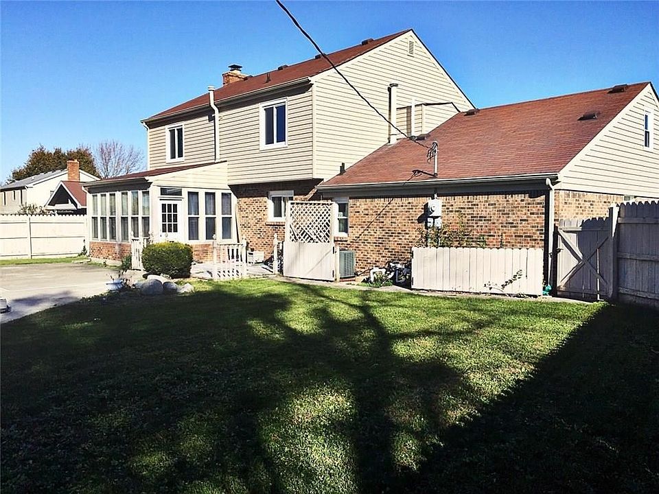 2nd image of 817 Briarwood Ct