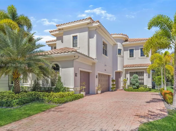 10185 Cameilla St, Pompano Beach, FL 33076