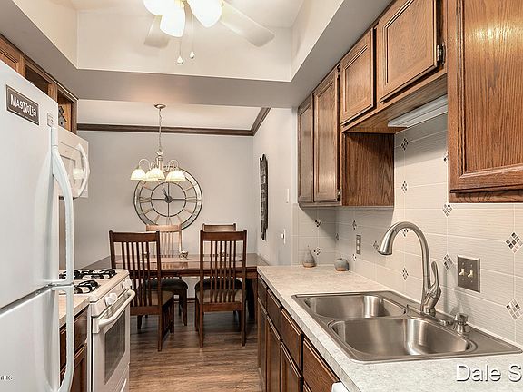 4th image of 3193 Beechnut Ln #10