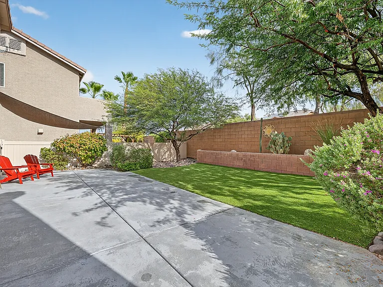 9157 Sunken Meadow Ave — Photo 32