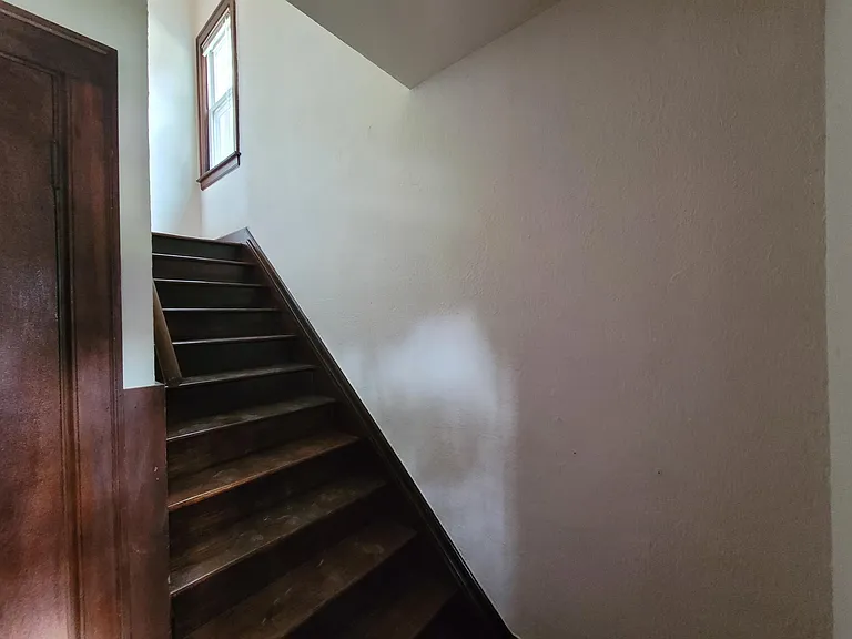 1318 Somerset Ave — Photo 2