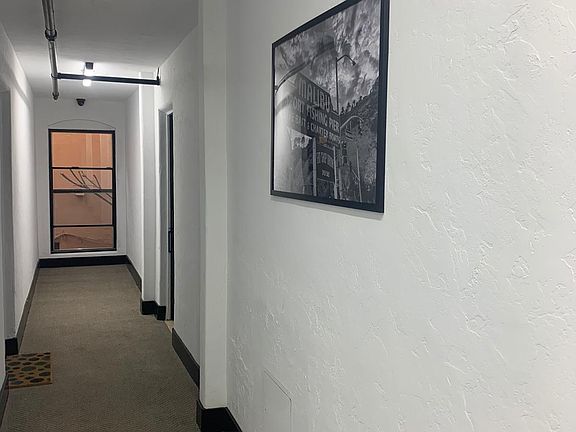 3rd image of 1354 N Harper Ave #8u9mhxn0f
