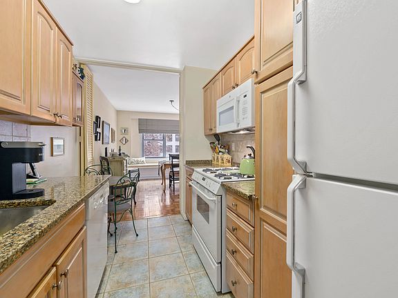3rd image of 360 E 72nd St APT A308