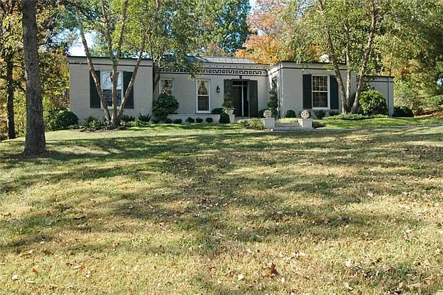 1st image of 417 W Hillwood Dr