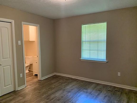 5th image of 250 W Leavell Woods Dr