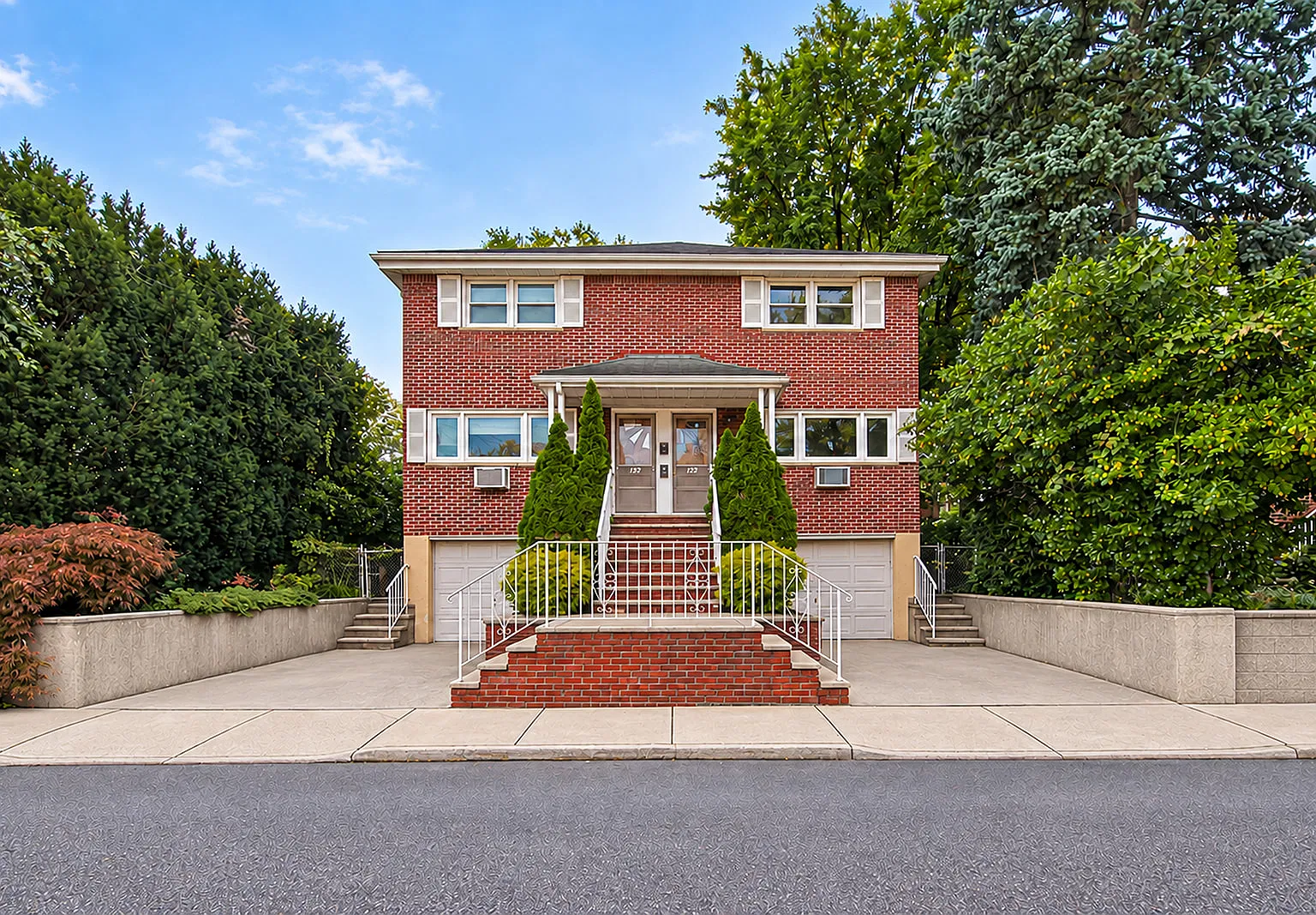 2 bed, $3,200 — Photo 1