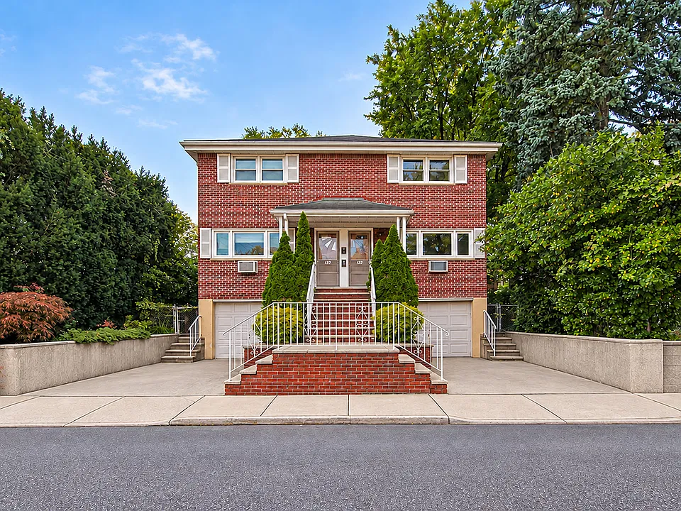 824 Inwood Ter #822