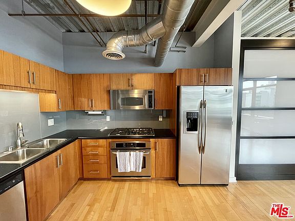 3rd image of 330 W 11th St APT 508