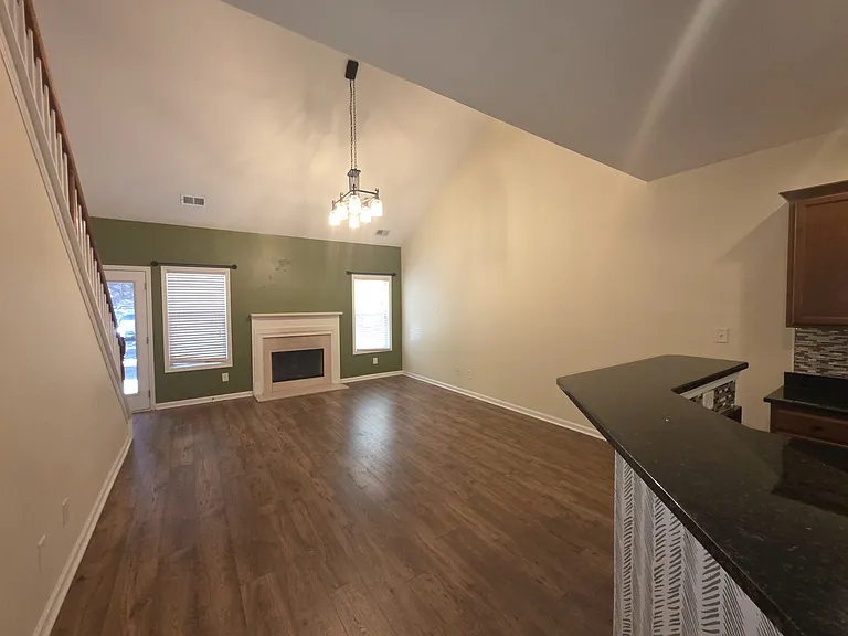 113 Macalester Dr — Photo 12