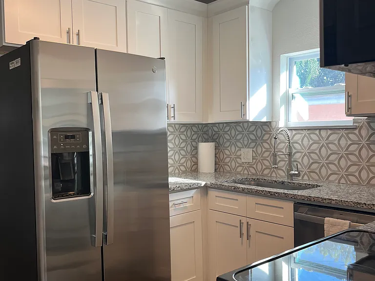 415 N Jefferson Ave — Photo 3