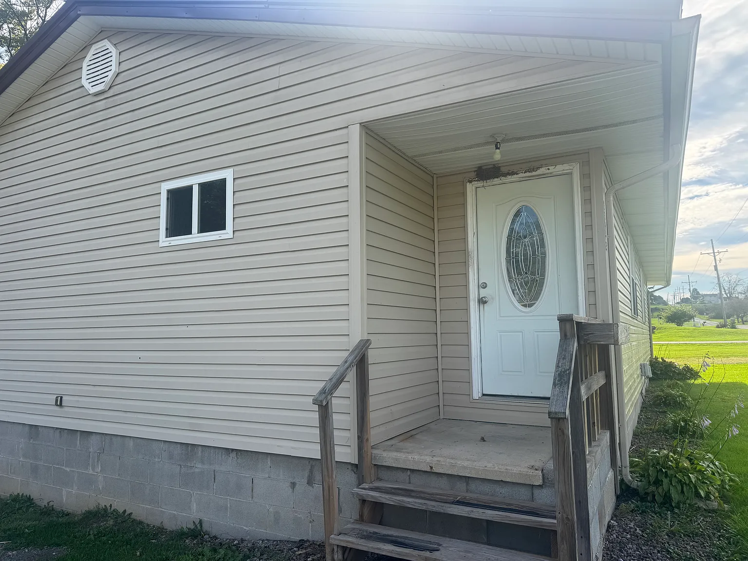 2 bed, $750 — Photo 1