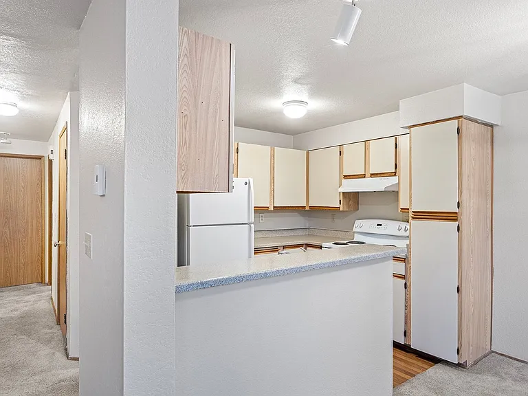 Heron View Apartment Homes — Photo 40