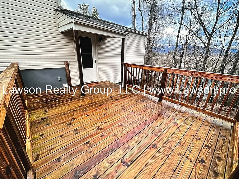 713 Oakview Dr — Photo 12
