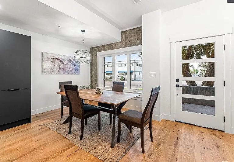 3919 Cook St — Photo 36